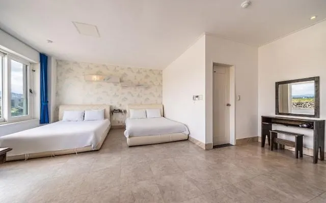 Hotel White House Jeju 3*,  South Korea